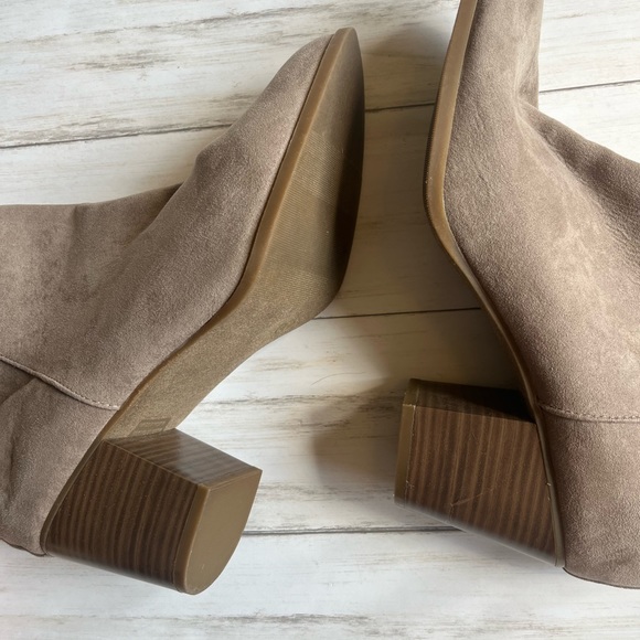 2 FOR $25 SALE!! *ADD TO BUNDLE* Taupe Brown/Gray Booties - Picture 4 of 4